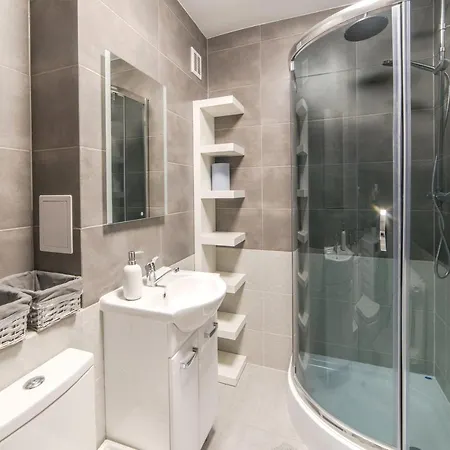 アパート Lesi ドゥシュニキ・ズドルイ